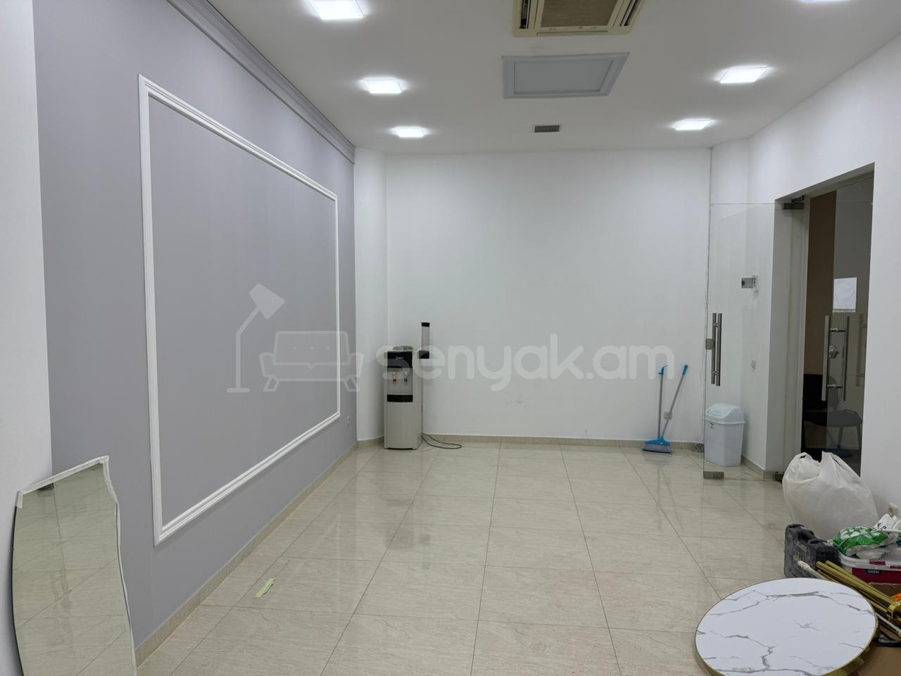 Նորակառույց Առևտրի Տարածք, 35քմ