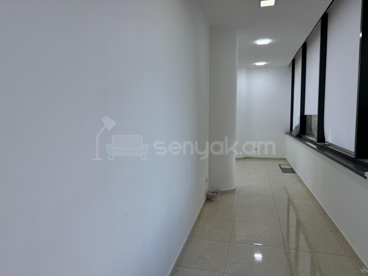 Նորակառույց Առևտրի Տարածք, 35քմ