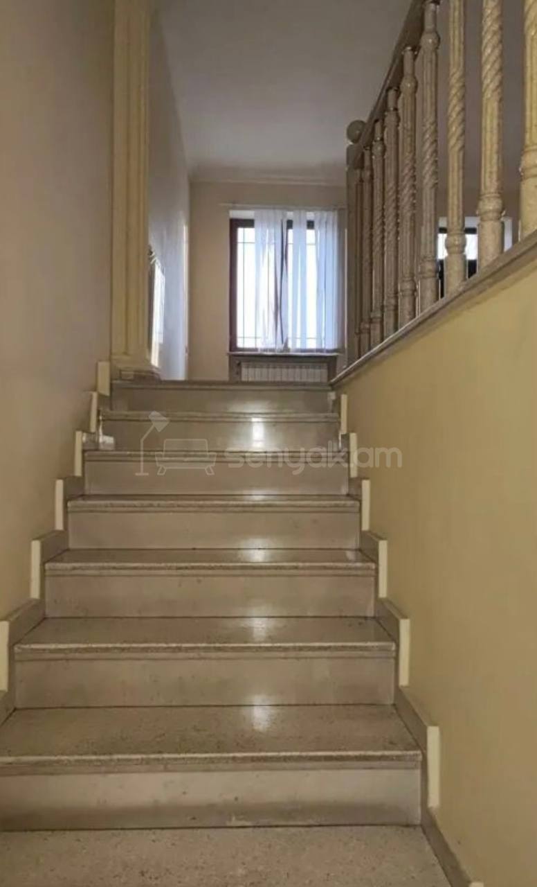 8 Սենյականոց Սեփական Տուն, 300քմ, Կապիտալ Վերանորոգված