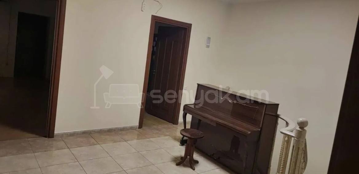 8 Սենյականոց Սեփական Տուն, 300քմ, Կապիտալ Վերանորոգված