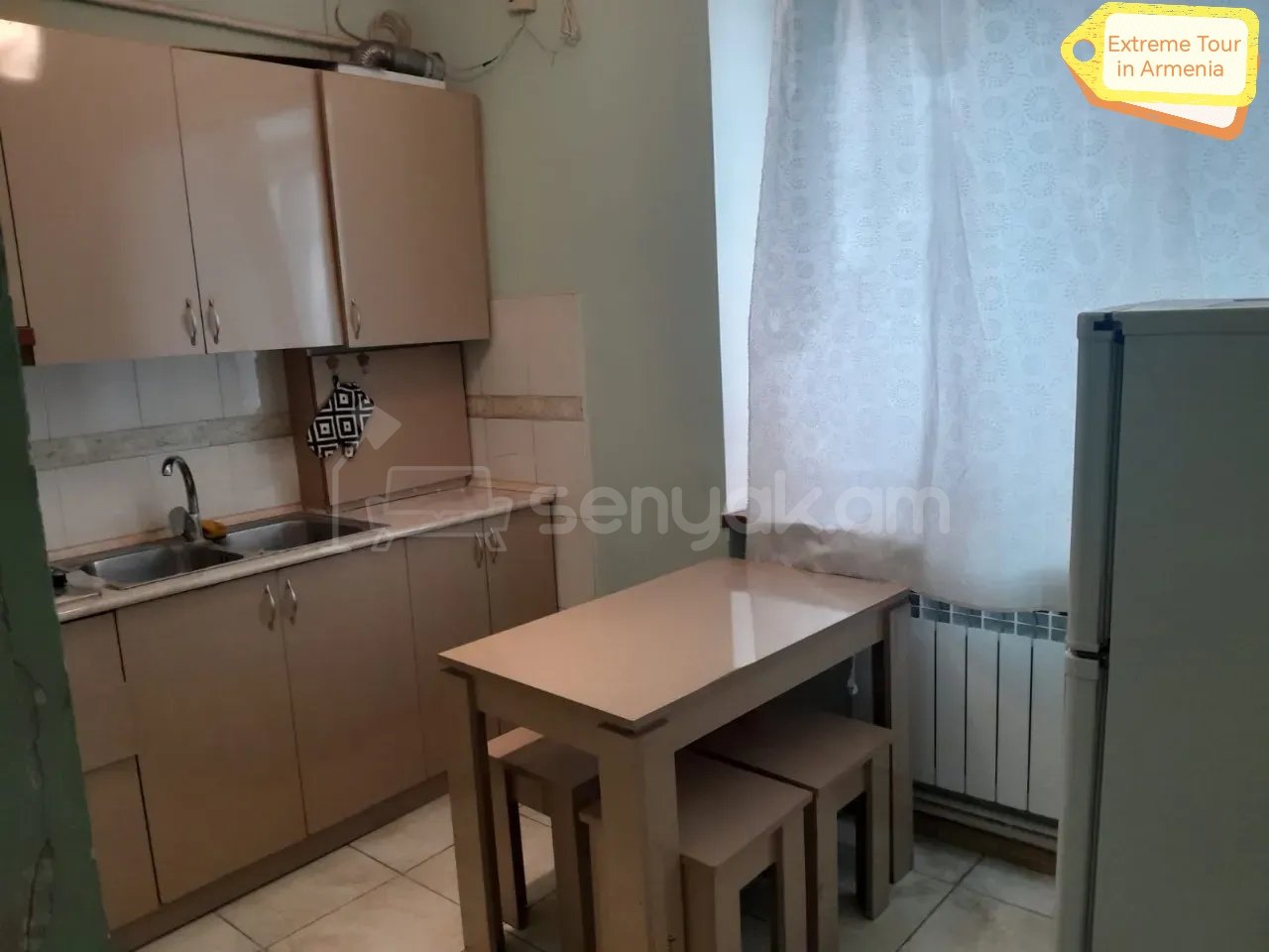 2 Սենյականոց Բնակարան Քարե Շենքում, 60քմ, 1/5 հարկ, Նորմալ Վիճակում, Մասամբ Կահավորված, Արևկող