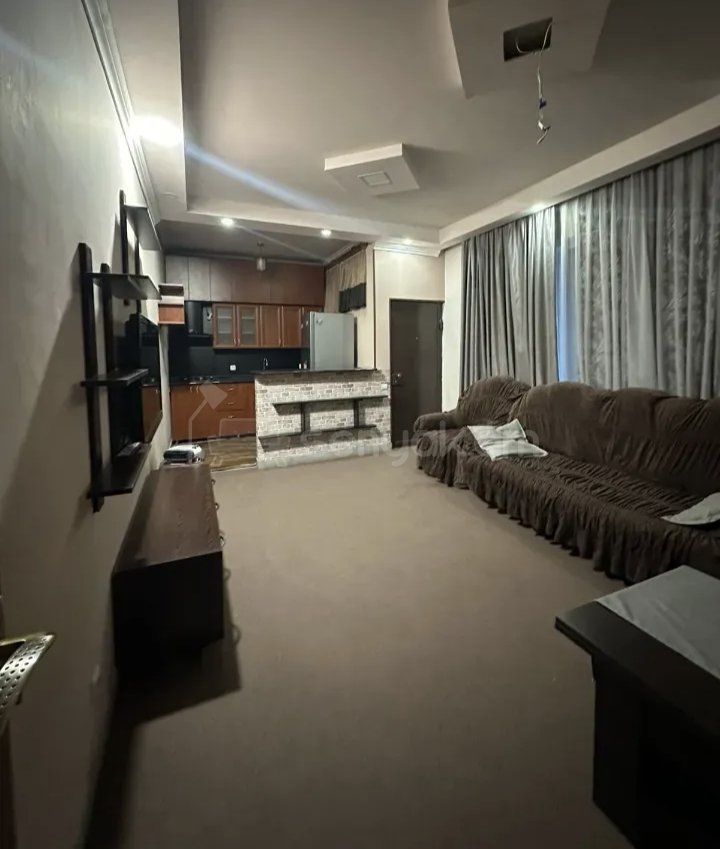 2 Սենյականոց Բնակարան Քարե Շենքում, 50քմ, 1/1 հարկ, Նորմալ Վիճակում, Կահավորված