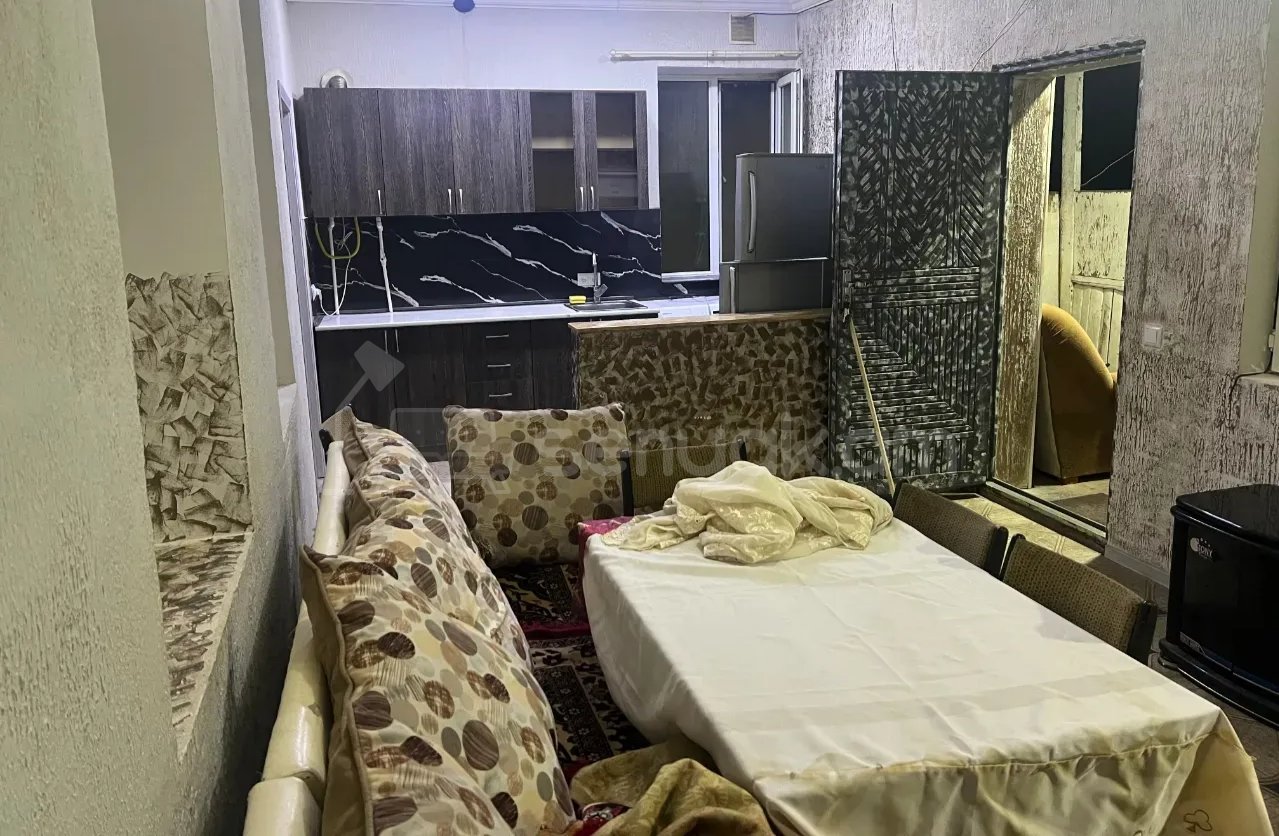 3 Սենյականոց Բնակարան Քարե Շենքում, 68քմ, 1/1 հարկ, Նորմալ Վիճակում, Կահավորված