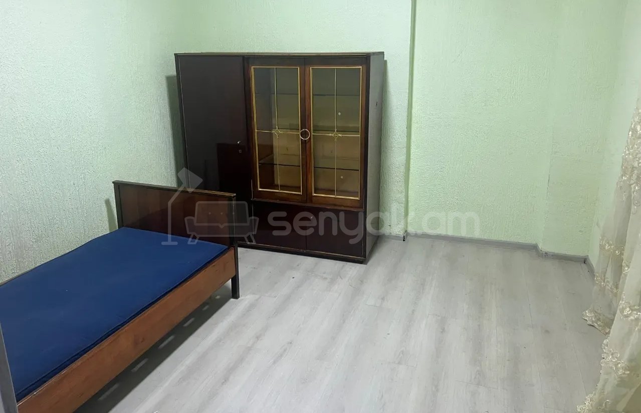 3 Սենյականոց Բնակարան Քարե Շենքում, 68քմ, 1/1 հարկ, Նորմալ Վիճակում, Կահավորված