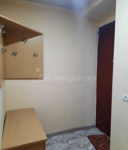 3 Սենյականոց Բնակարան Քարե Շենքում, 62քմ, 3/5 հարկ, Նորմալ Վիճակում, Կահավորված