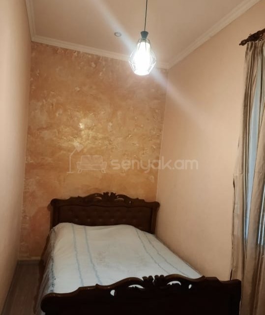 3 Սենյականոց Բնակարան Քարե Շենքում, 62քմ, 3/5 հարկ, Նորմալ Վիճակում, Կահավորված