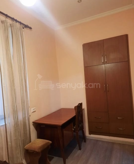 3 Սենյականոց Բնակարան Քարե Շենքում, 62քմ, 3/5 հարկ, Նորմալ Վիճակում, Կահավորված