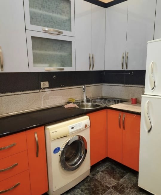 3 Սենյականոց Բնակարան Քարե Շենքում, 62քմ, 3/5 հարկ, Նորմալ Վիճակում, Կահավորված