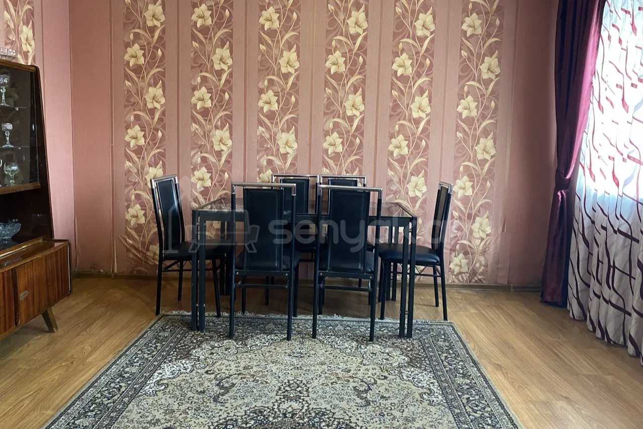 3 Սենյականոց Բնակարան Քարե Շենքում, 82քմ, 1/1 հարկ, Կապիտալ Վերանորոգված, Կահավորված