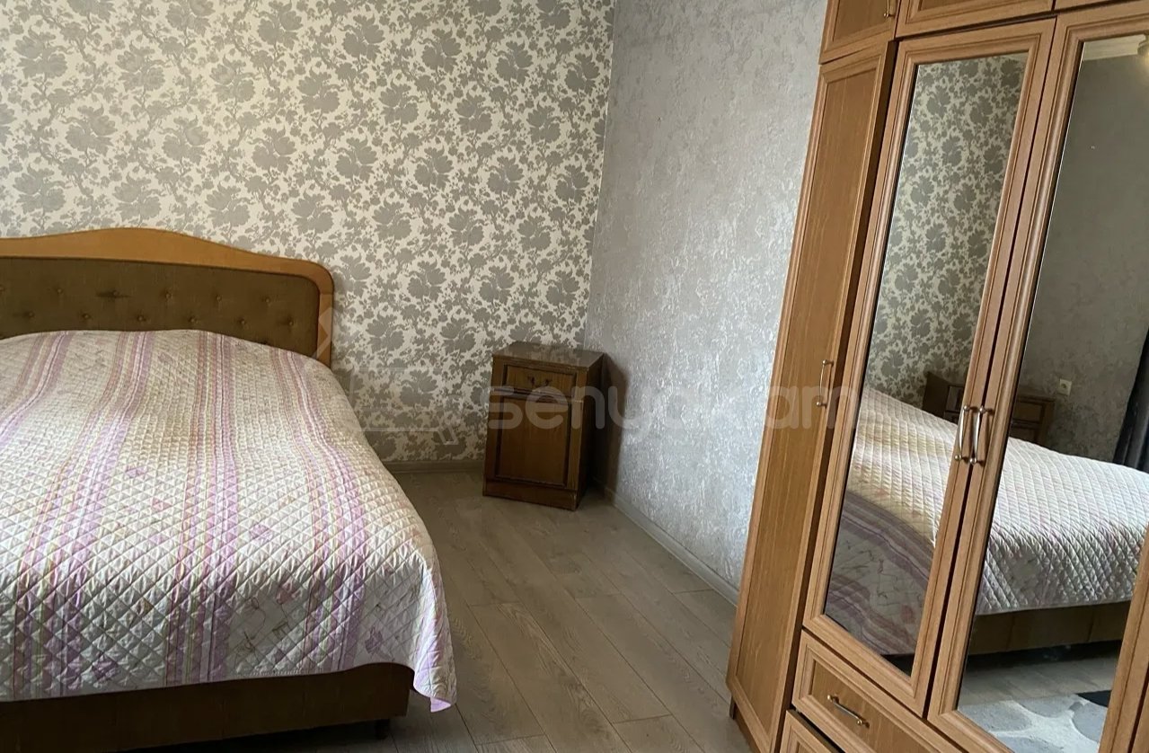 3 Սենյականոց Բնակարան Քարե Շենքում, 82քմ, 1/1 հարկ, Կապիտալ Վերանորոգված, Կահավորված