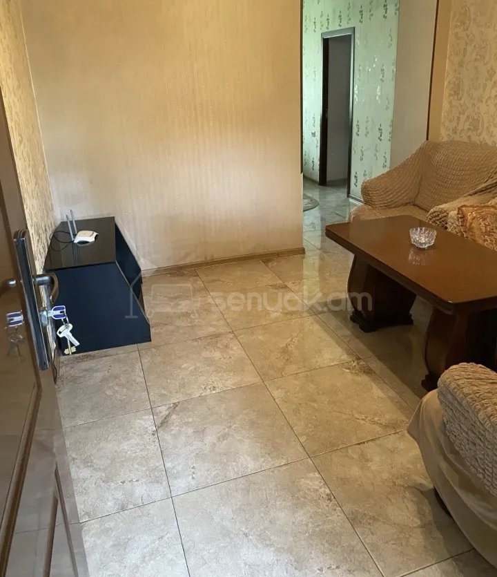 3 Սենյականոց Բնակարան Քարե Շենքում, 82քմ, 1/1 հարկ, Կապիտալ Վերանորոգված, Կահավորված