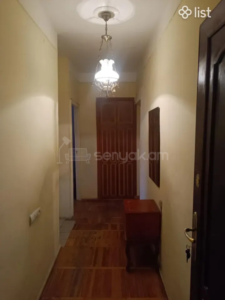 2 Սենյականոց Բնակարան Քարե Շենքում, 50քմ, 3/5 հարկ, Նորմալ Վիճակում, Կահավորված