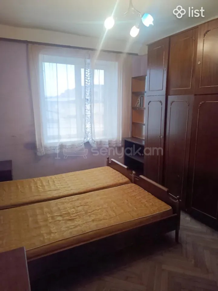 2 Սենյականոց Բնակարան Քարե Շենքում, 50քմ, 3/5 հարկ, Նորմալ Վիճակում, Կահավորված