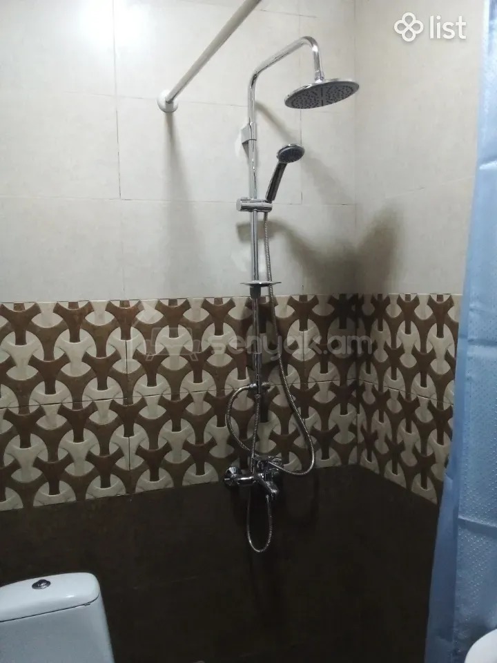 2 Սենյականոց Բնակարան Քարե Շենքում, 45քմ, 1/9 հարկ, Նորմալ Վիճակում, Կահավորված