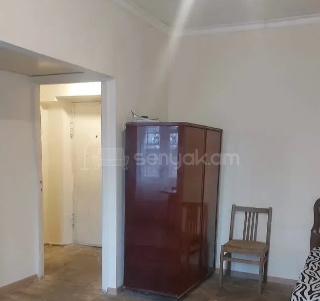 1 Սենյականոց Բնակարան Քարե Շենքում, 40քմ, 1/1 հարկ, Նորմալ Վիճակում, Կահավորված