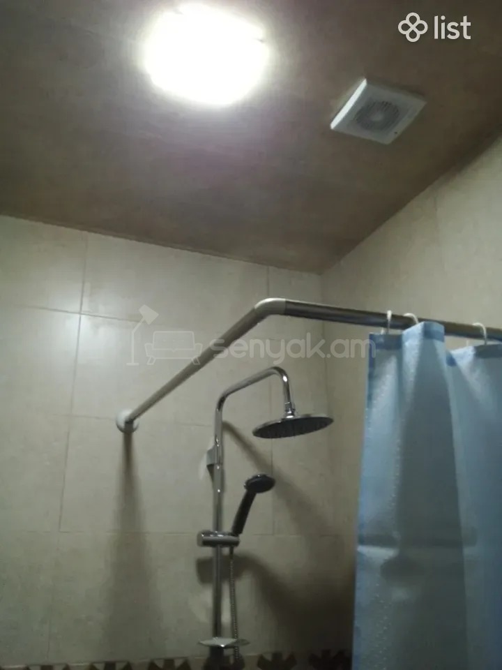 1 Սենյականոց Բնակարան Քարե Շենքում, 40քմ, 1/1 հարկ, Նորմալ Վիճակում, Կահավորված