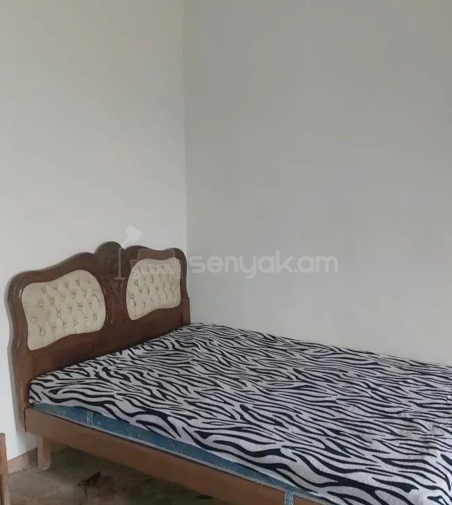 1 Սենյականոց Բնակարան Քարե Շենքում, 40քմ, 1/1 հարկ, Նորմալ Վիճակում, Կահավորված