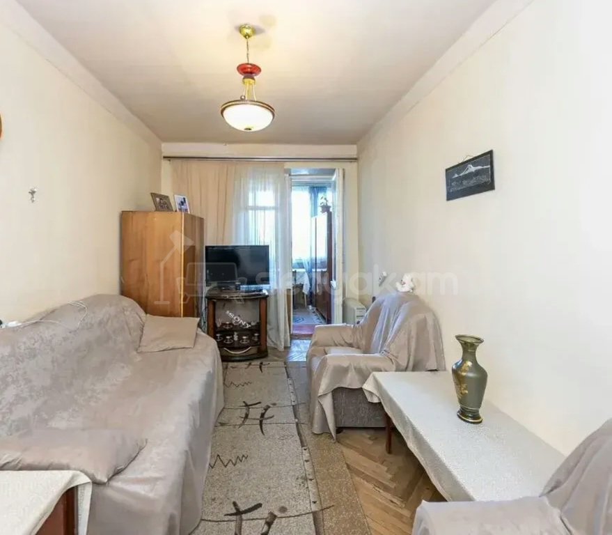 1 Սենյականոց Բնակարան Քարե Շենքում, 45քմ, 4/5 հարկ, Պետական Վիճակում