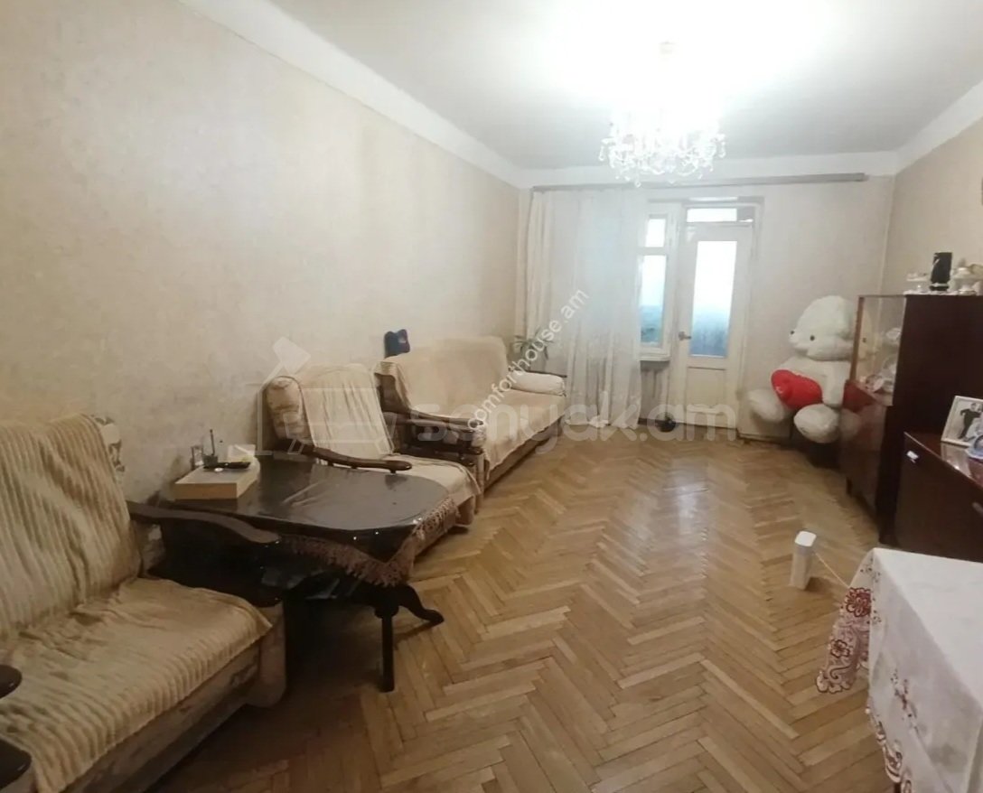 1 Սենյականոց Բնակարան Քարե Շենքում, 45քմ, 4/5 հարկ, Պետական Վիճակում