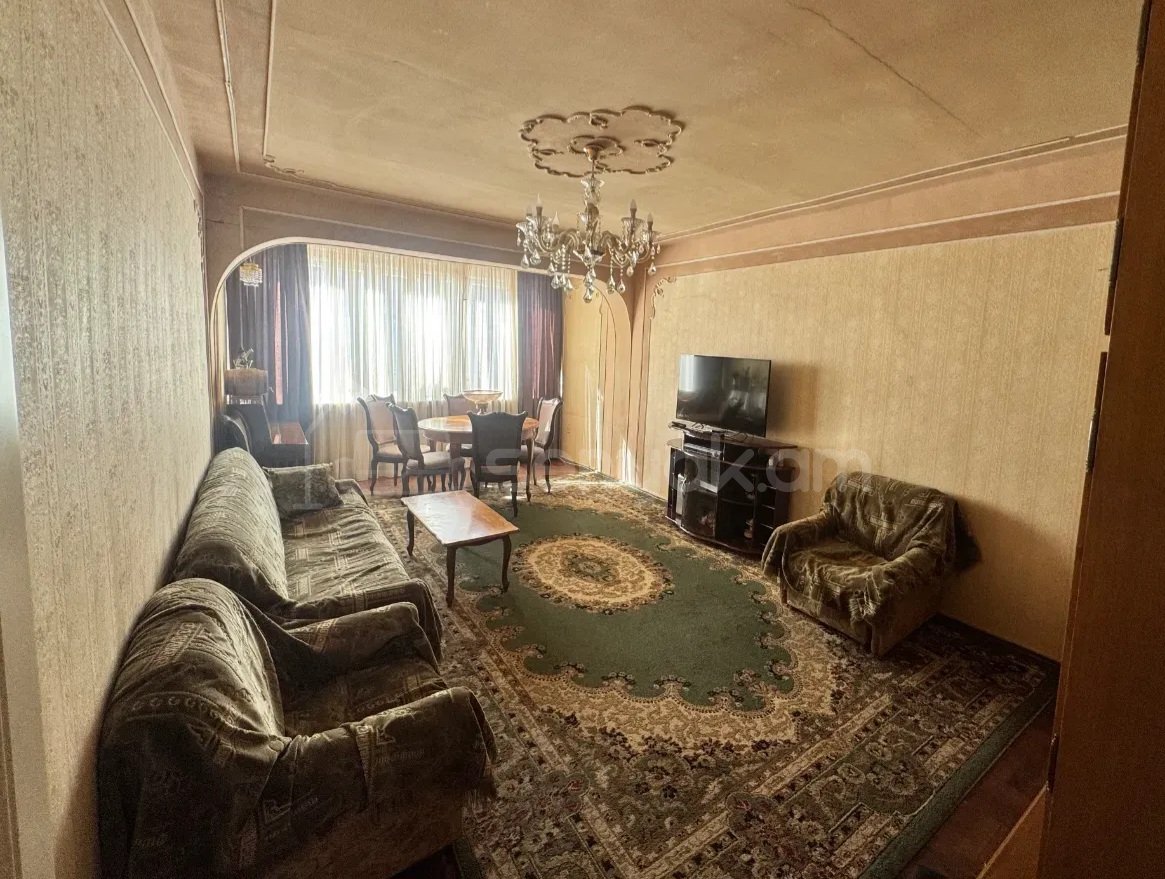 4 Սենյականոց Բնակարան Քարե Շենքում, 99քմ, 3/5 հարկ, Նորմալ Վիճակում