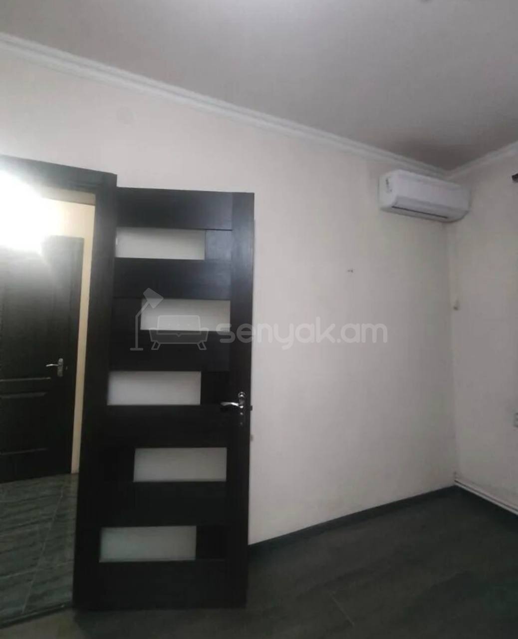 1 Սենյականոց Բնակարան Քարե Շենքում, 45քմ, 4/4 հարկ, Կապիտալ Վերանորոգված, Կահավորված, Արևկող