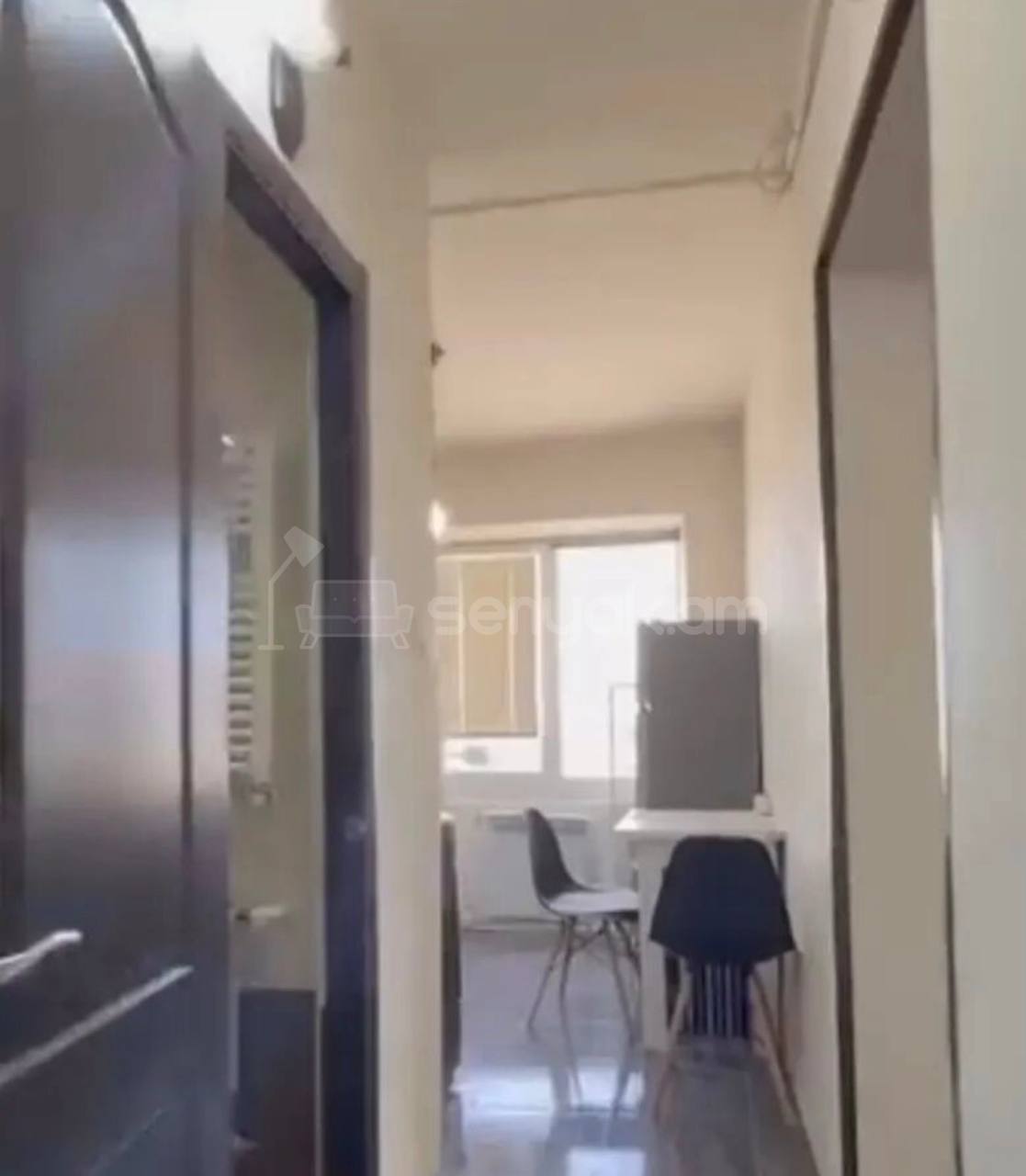 1 Սենյականոց Բնակարան Քարե Շենքում, 45քմ, 4/4 հարկ, Կապիտալ Վերանորոգված, Կահավորված, Արևկող