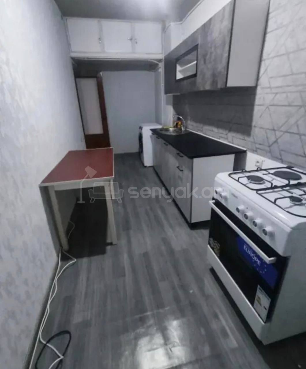 3 Սենյականոց Բնակարան, 90քմ, 6/9 հարկ, Նորմալ Վիճակում, Կահավորված, Արևկող