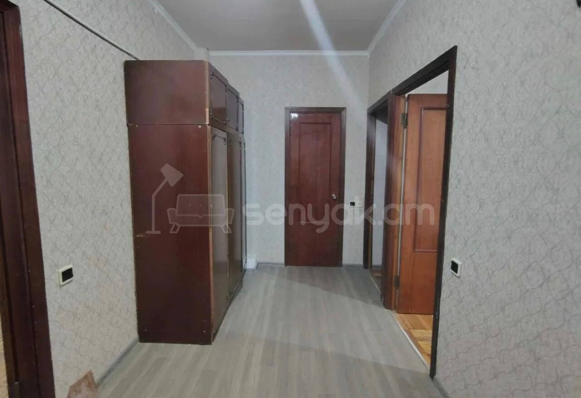 3 Սենյականոց Բնակարան, 90քմ, 6/9 հարկ, Նորմալ Վիճակում, Կահավորված, Արևկող