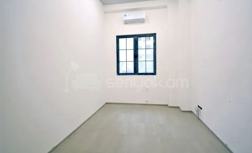 Նորակառույց Օֆիսային Տարածք, 225քմ