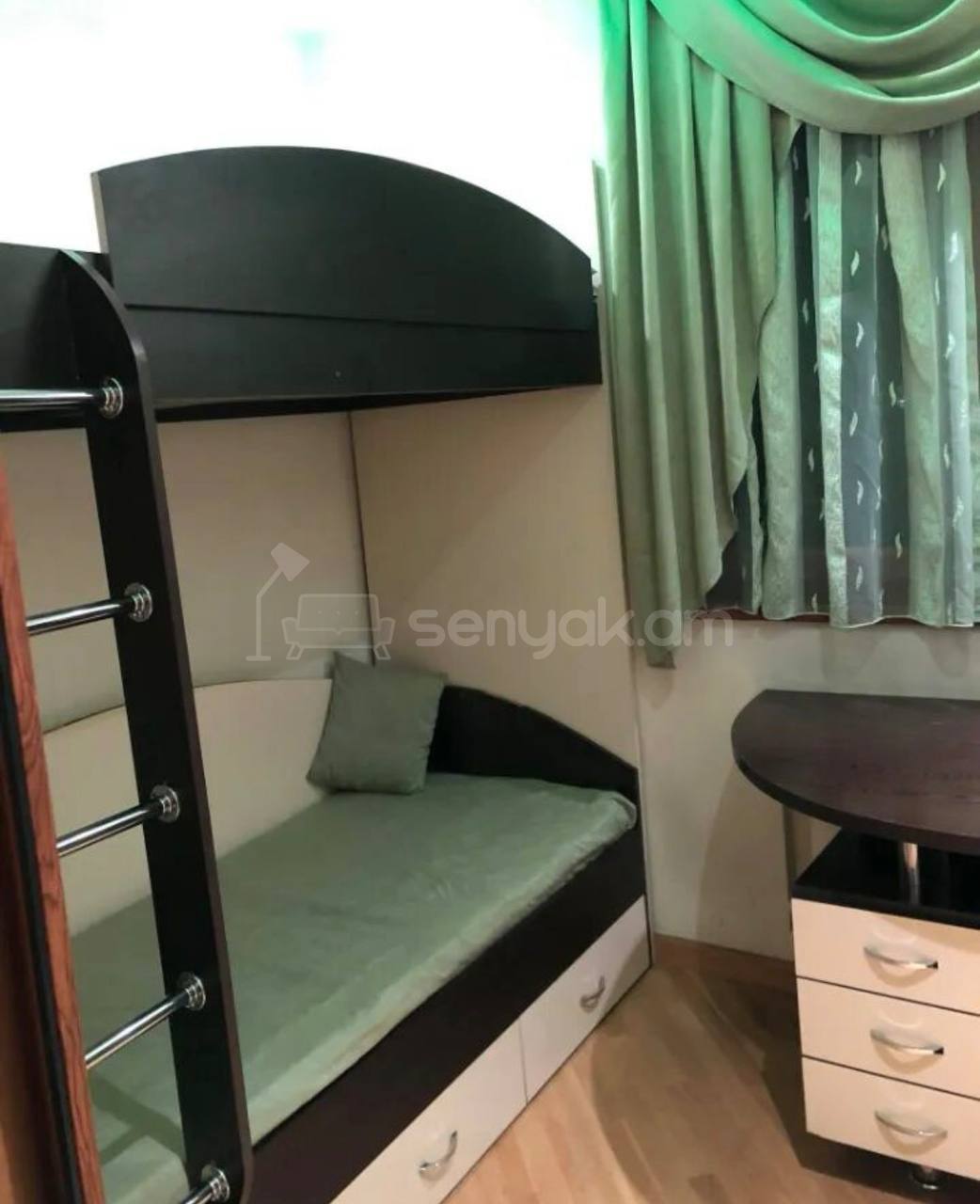 3 Սենյականոց Բնակարան Քարե Շենքում, 55քմ, 5/5 հարկ, Կապիտալ Վերանորոգված, Կահավորված, Արևկող