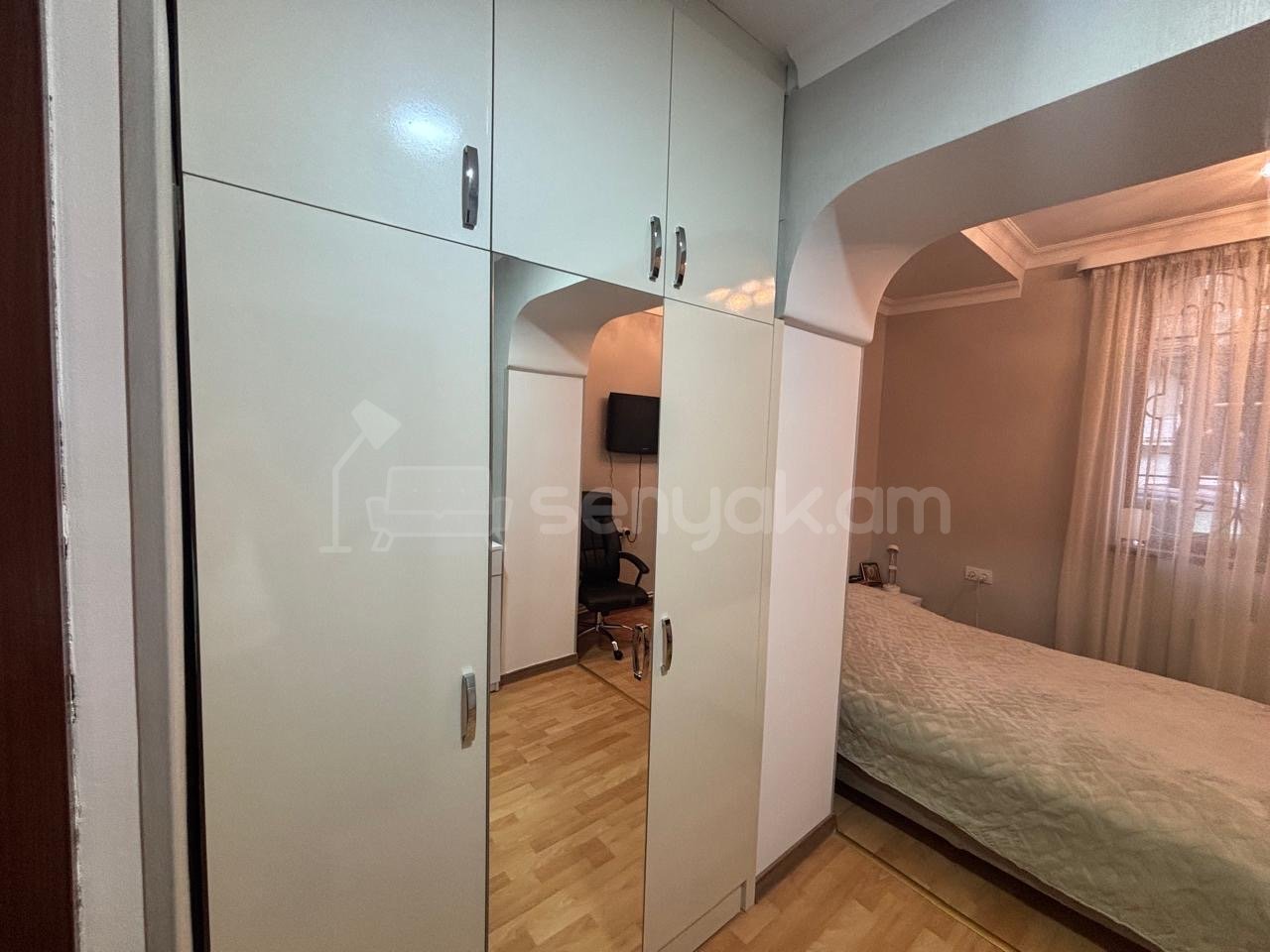 5 Սենյականոց Բնակարան Քարե Շենքում, 120քմ, 1/5 հարկ, Կապիտալ Վերանորոգված