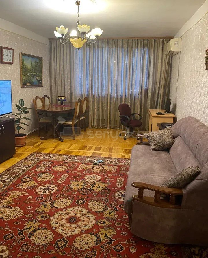 3 Սենյականոց Բնակարան Քարե Շենքում, 75քմ, 3/5 հարկ, Նորմալ Վիճակում