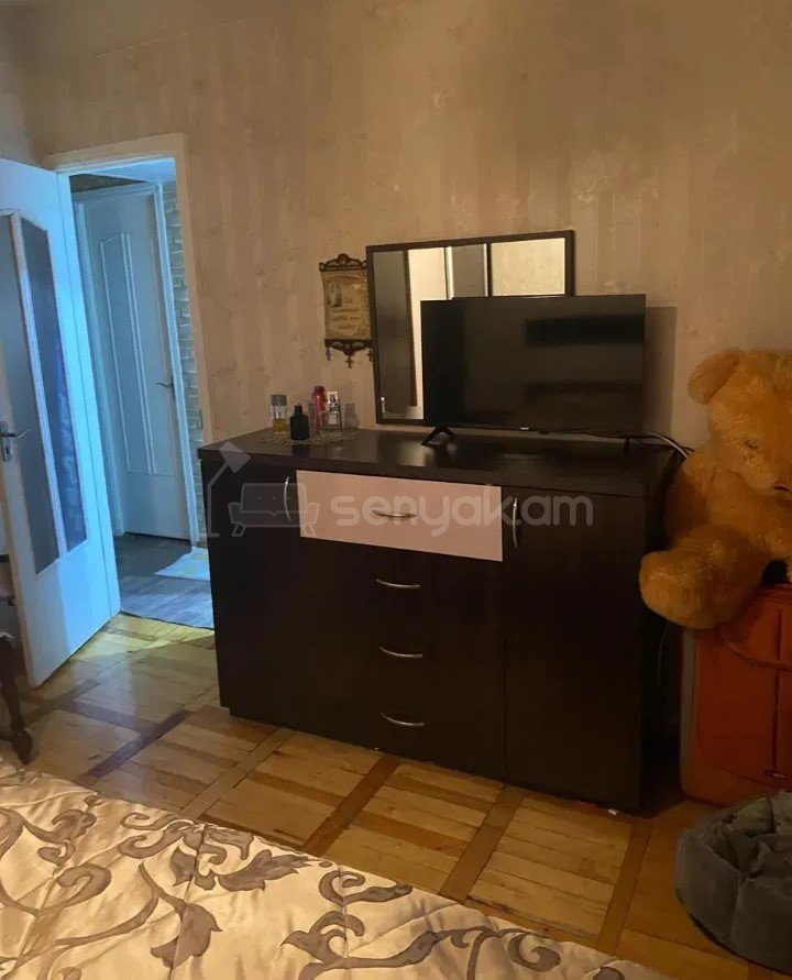 3 Սենյականոց Բնակարան Քարե Շենքում, 75քմ, 3/5 հարկ, Նորմալ Վիճակում