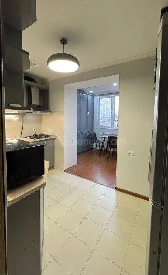 4 Սենյականոց Բնակարան Քարե Շենքում, 80քմ, 4/4 հարկ, Կապիտալ Վերանորոգված