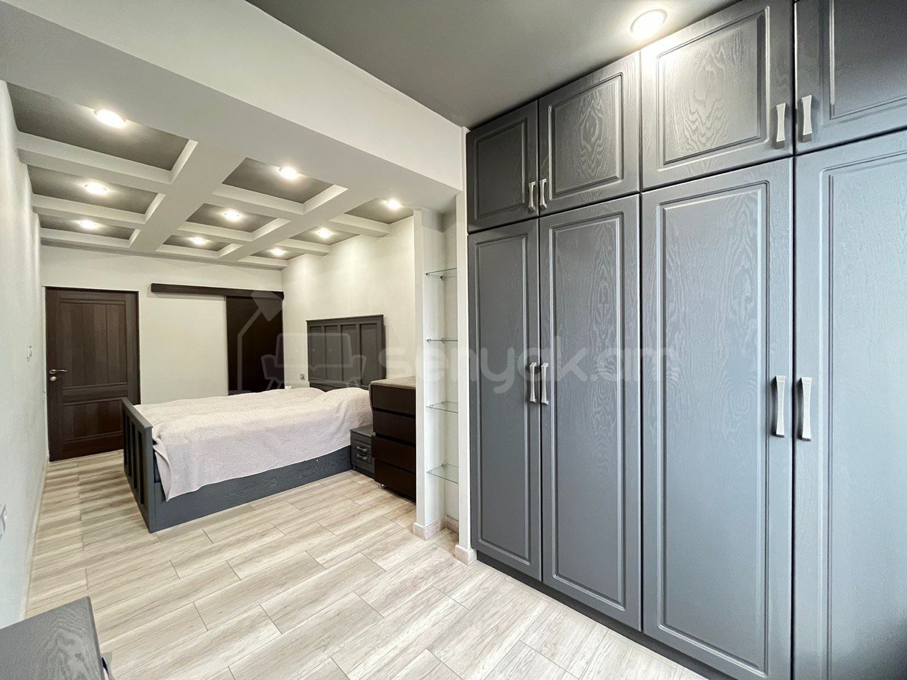 3 Սենյականոց Բնակարան Քարե Շենքում, 80քմ, 4/5 հարկ, Կապիտալ Վերանորոգված, Կահավորված, Արևկող