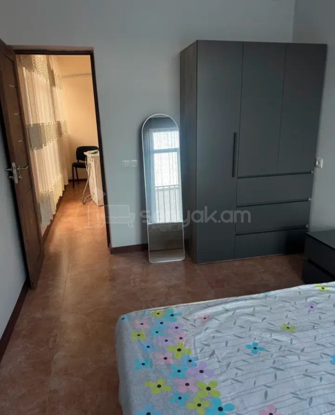 3 Սենյականոց Բնակարան Նորակառույց Քարե Շենքում, 50քմ, 4/4 հարկ, Նորմալ Վիճակում, Կահավորված, Արևկող