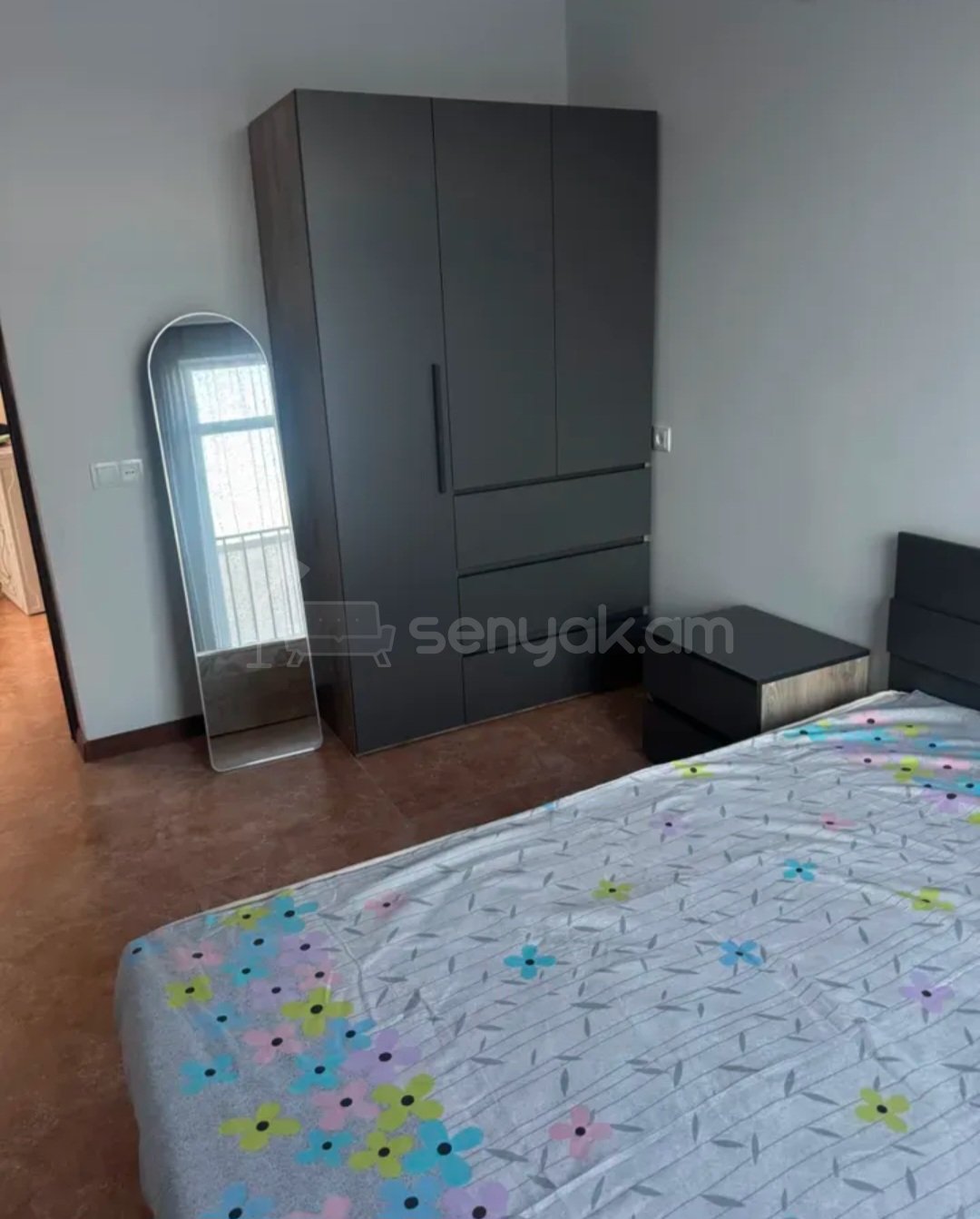 3 Սենյականոց Բնակարան Նորակառույց Քարե Շենքում, 50քմ, 4/4 հարկ, Նորմալ Վիճակում, Կահավորված, Արևկող