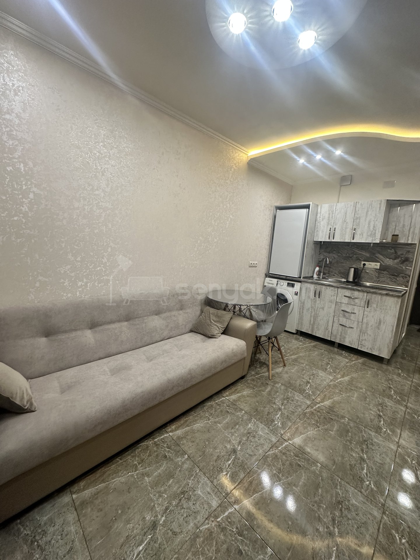 1 Սենյականոց Բնակարան, 25քմ, 5/9 հարկ, Դիզայներական Վերանորոգված, Կահավորված, Արևկող