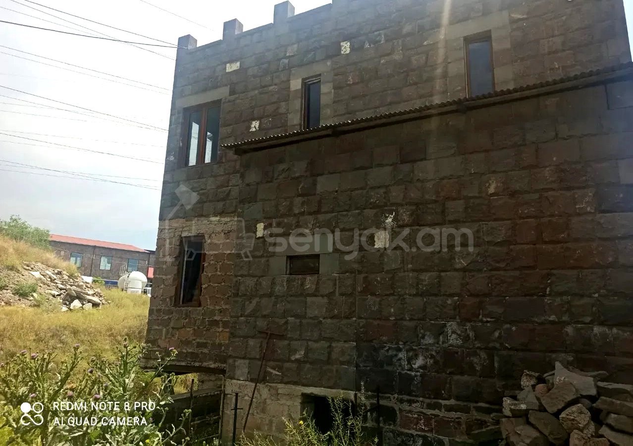 4 Սենյականոց Սեփական Տուն, 370քմ, Կոսմետիկ Վերանորոգված