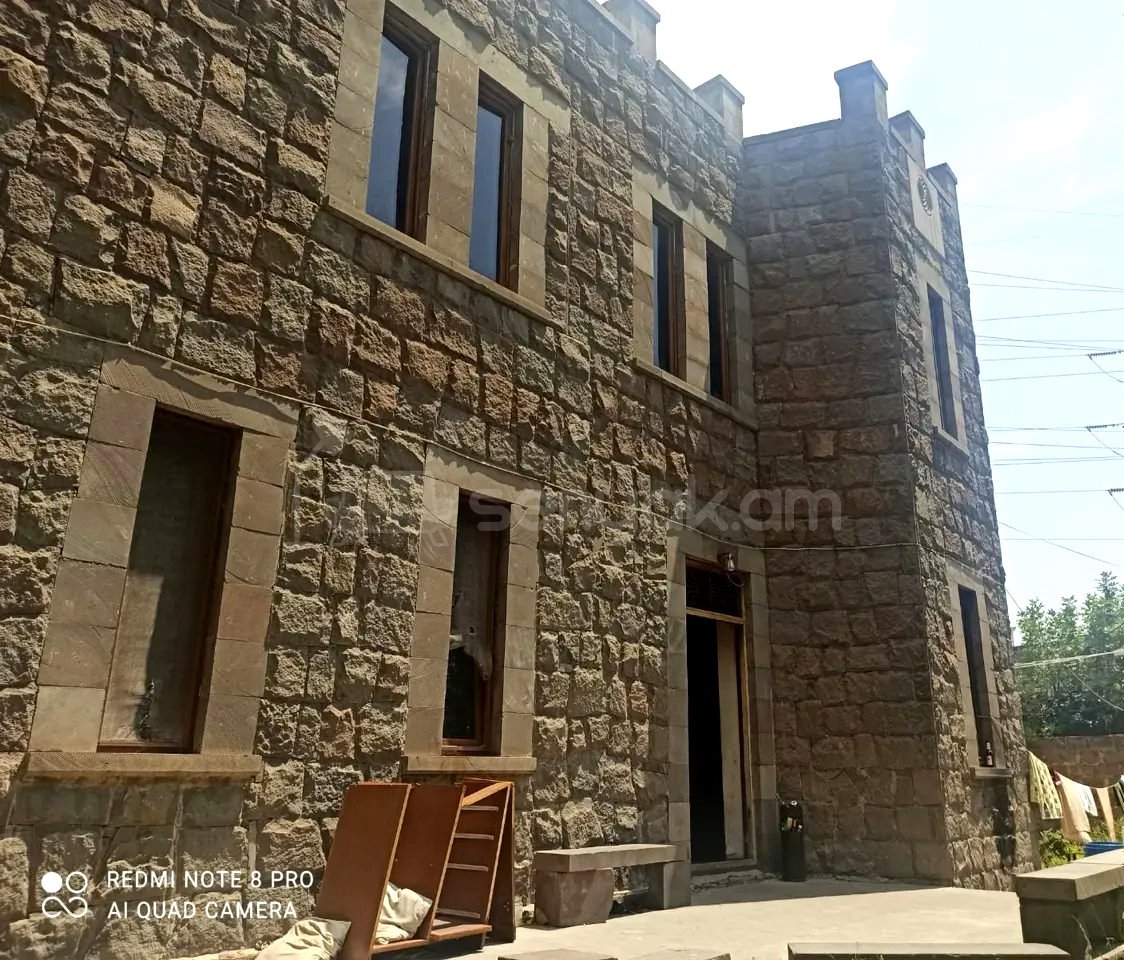 4 Սենյականոց Սեփական Տուն, 370քմ, Կոսմետիկ Վերանորոգված