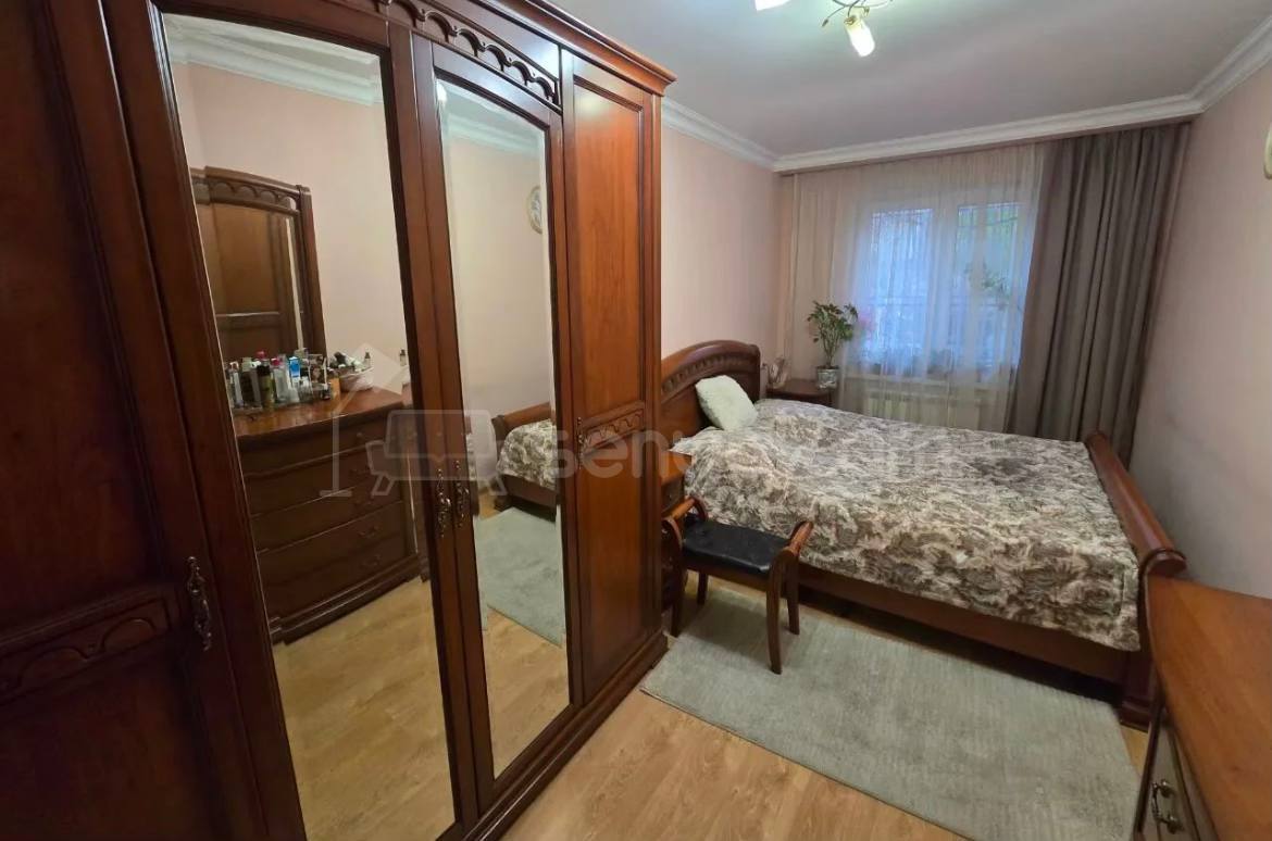 4 Սենյականոց Բնակարան Քարե Շենքում, 91քմ, 1/4 հարկ, Կապիտալ Վերանորոգված