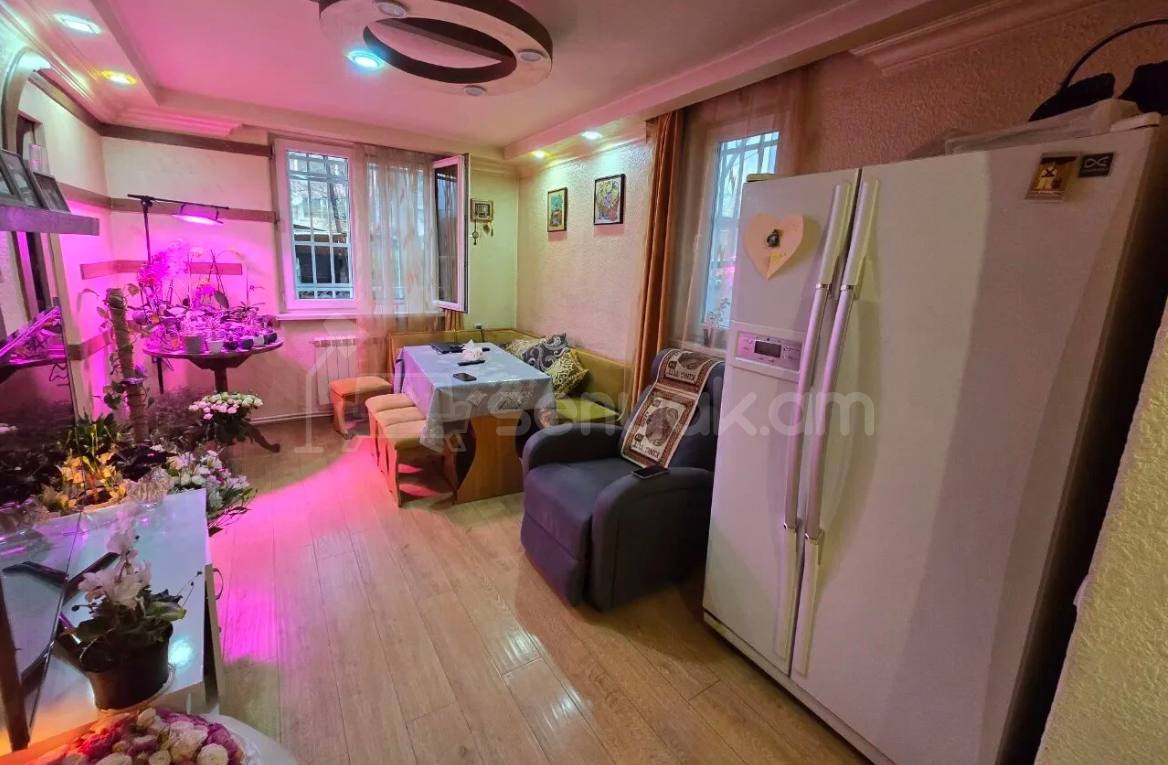 4 Սենյականոց Բնակարան Քարե Շենքում, 91քմ, 1/4 հարկ, Կապիտալ Վերանորոգված