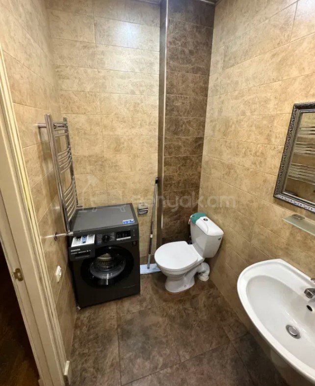 3 Սենյականոց Բնակարան Քարե Շենքում, 70քմ, 4/4 հարկ, Կապիտալ Վերանորոգված, Կահավորված