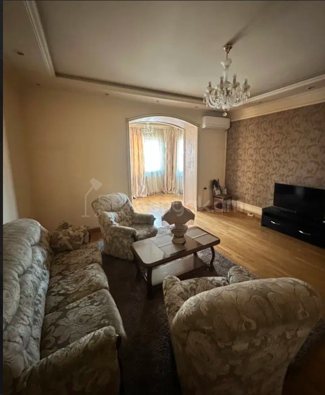 3 Սենյականոց Բնակարան Քարե Շենքում, 70քմ, 4/4 հարկ, Կապիտալ Վերանորոգված, Կահավորված