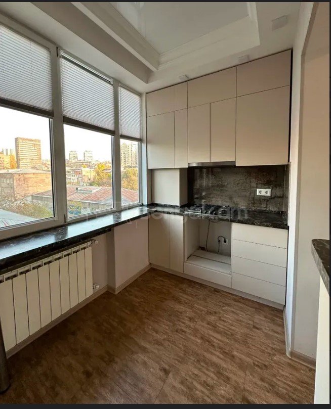 2 Սենյականոց Բնակարան, 42քմ, 5/9 հարկ, Կապիտալ Վերանորոգված, Կահավորված