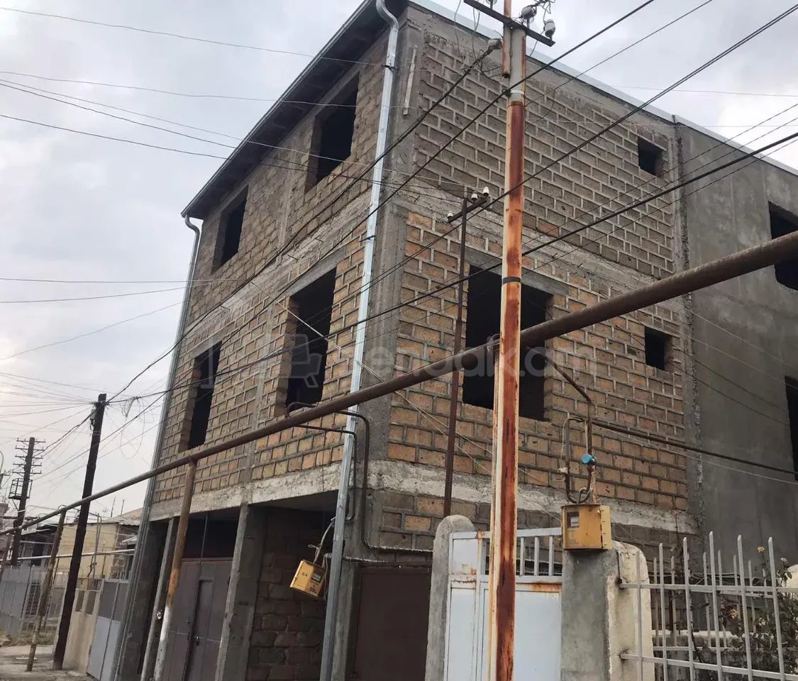 5 Սենյականոց Շքեղ Առանձնատուն, 300քմ, Ավտոտնակով