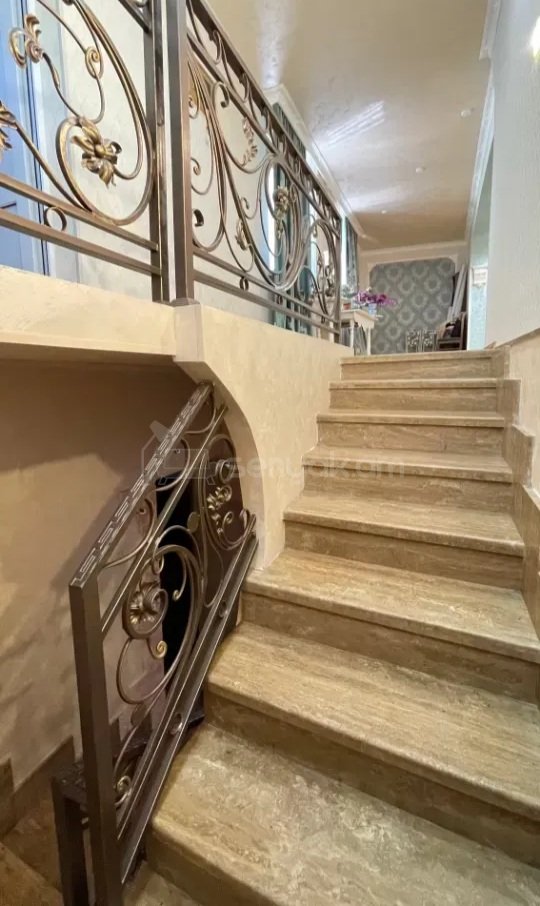 4 Սենյականոց Սեփական Տուն, 200քմ, Կապիտալ Վերանորոգված