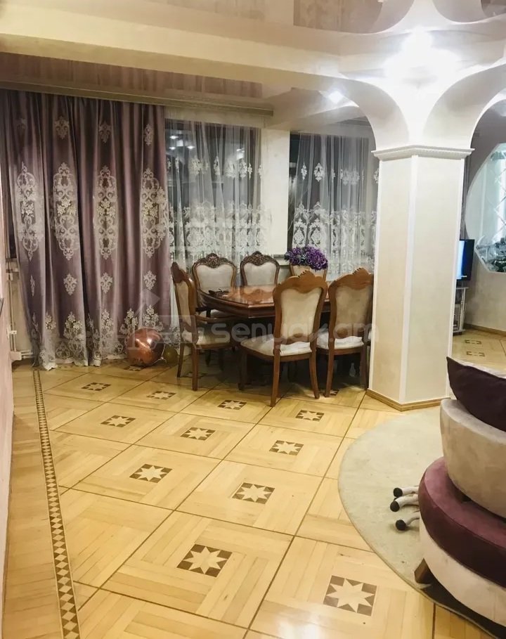 4 Սենյականոց Սեփական Տուն, 200քմ, Կապիտալ Վերանորոգված