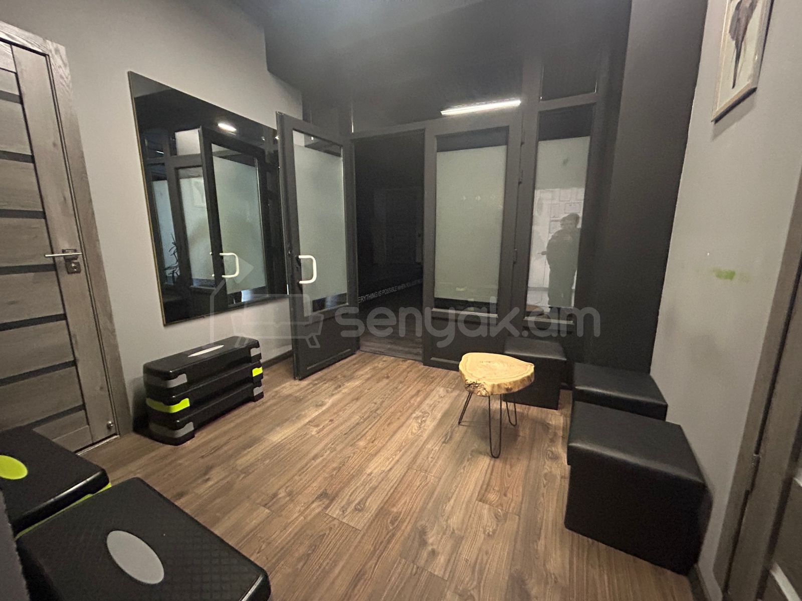 Նորակառույց Կոմերցիոն Տարածք, 105քմ