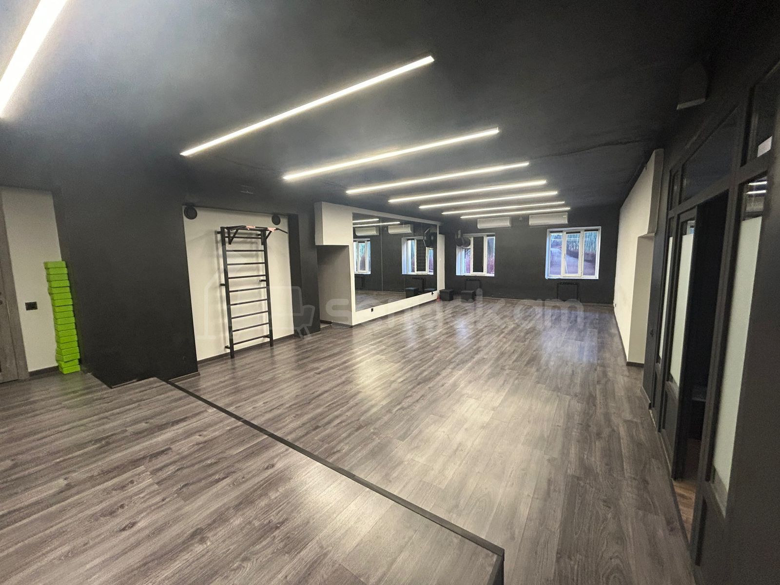 Նորակառույց Կոմերցիոն Տարածք, 105քմ